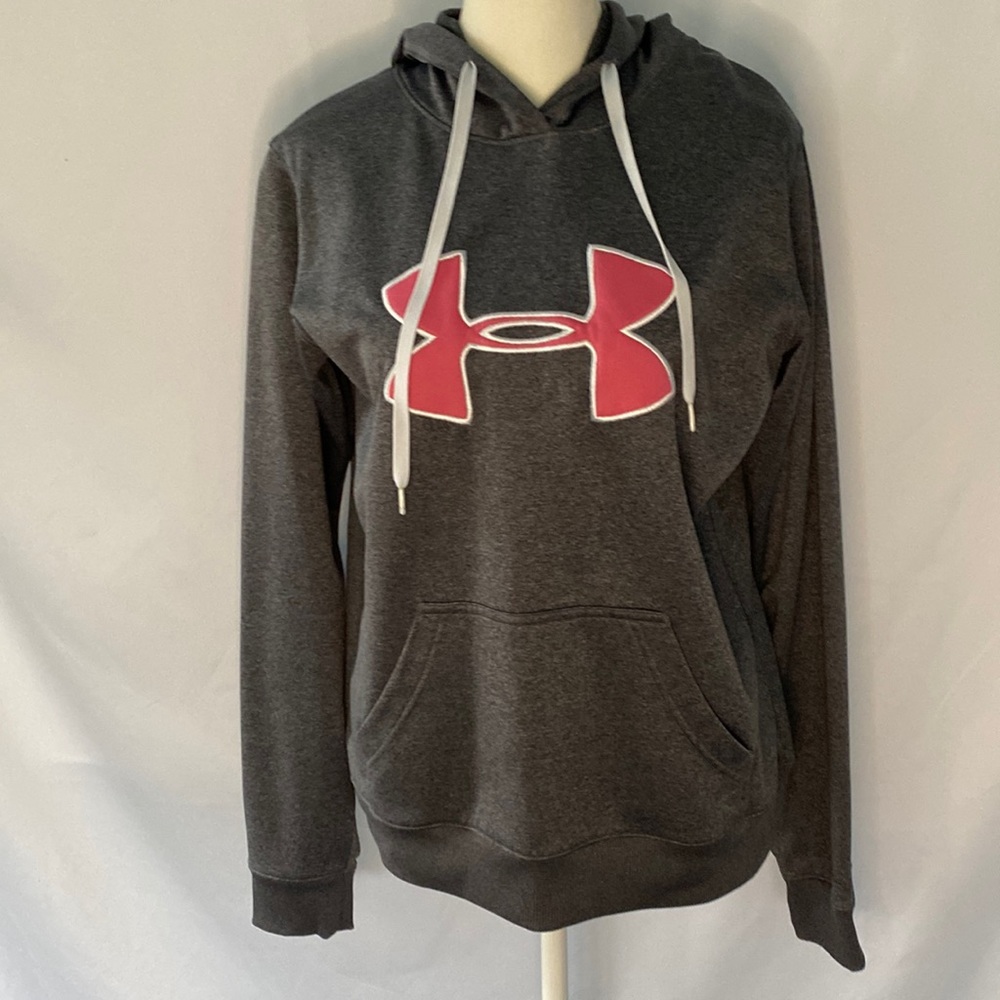 ❤️3/$30 Under Armour Hooded Sweatshirt